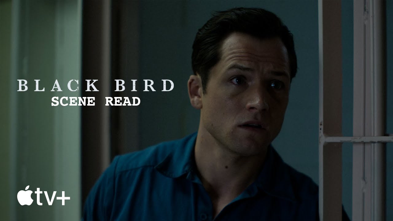Escena de lectura de «Black Bird» en el lugar de Larry, en un vídeo.