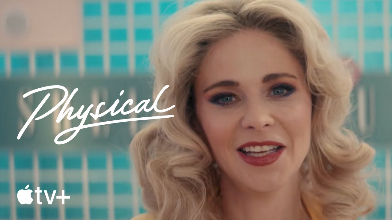 Conoce a Kelly Kilmartin en el video «Physical» en Apple TV+