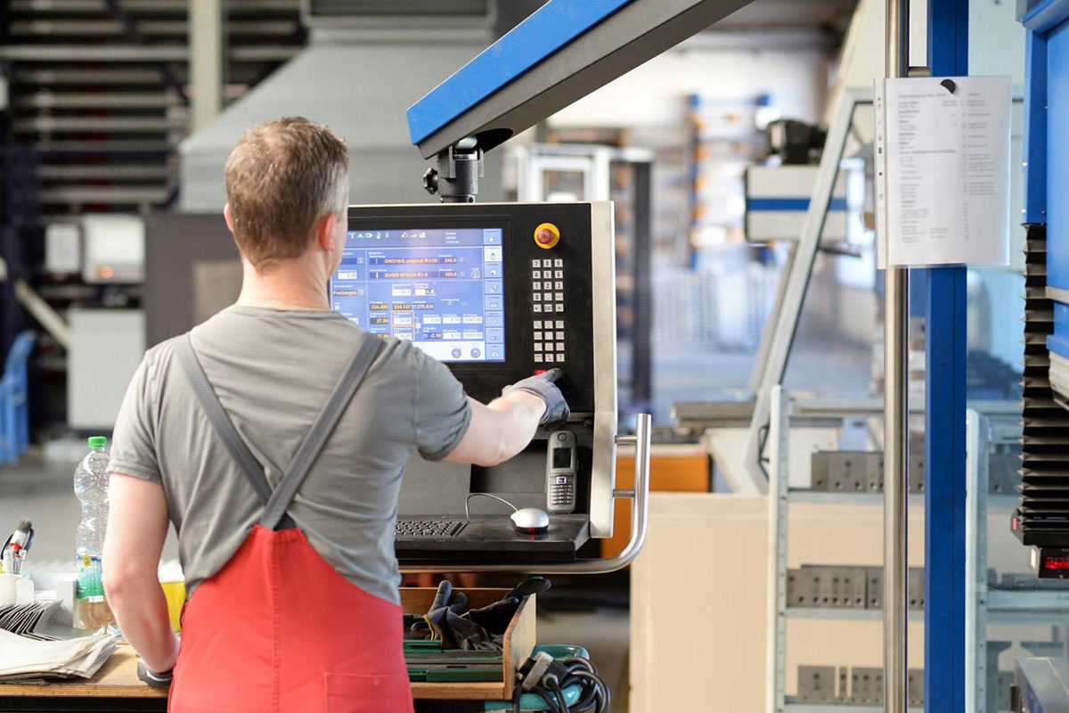 La industria implementa el programa 'Activa Ciberseguridad' para 4.500 pymes.