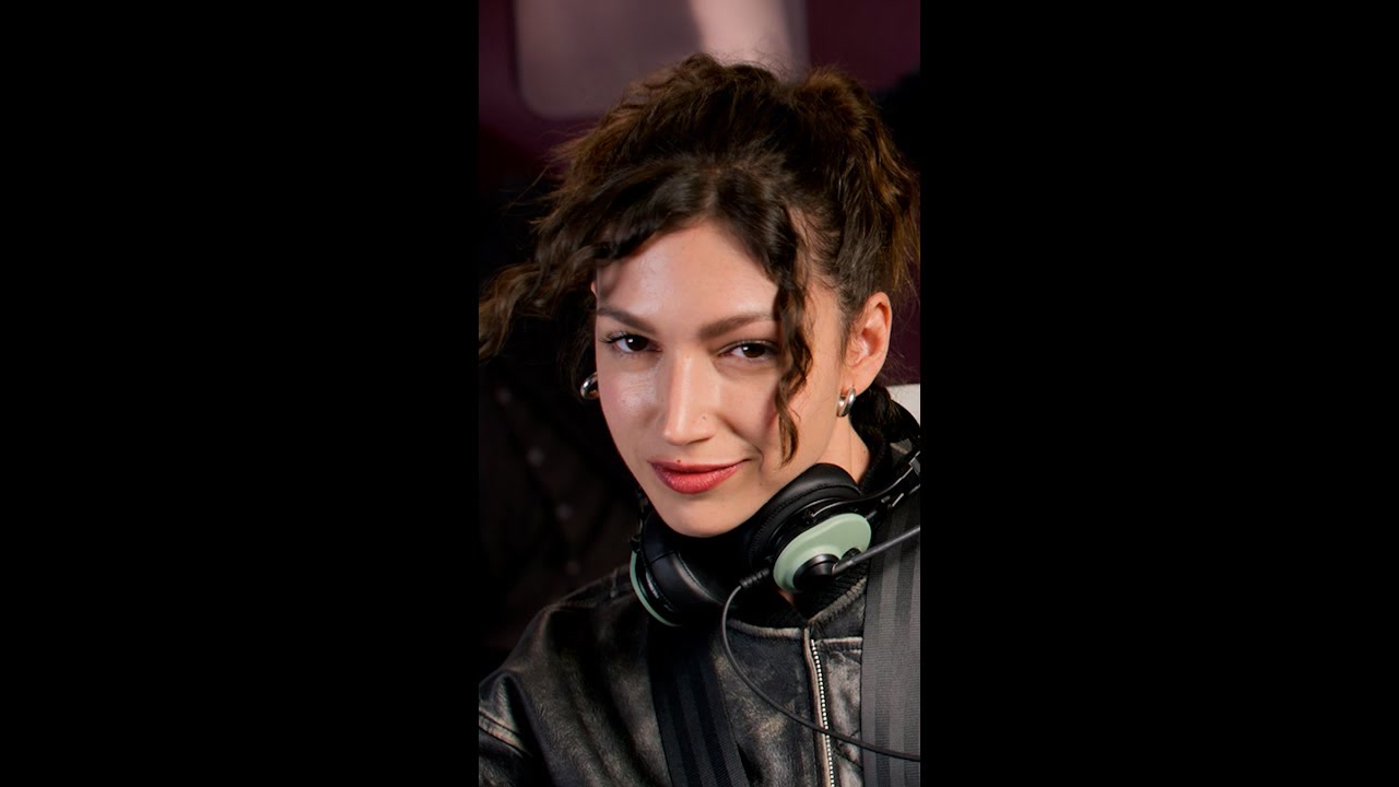 Cuando un avión está en manos de Úrsula, puede ocurrir cualquier cosa. ‘Lift’ ya está disponible.