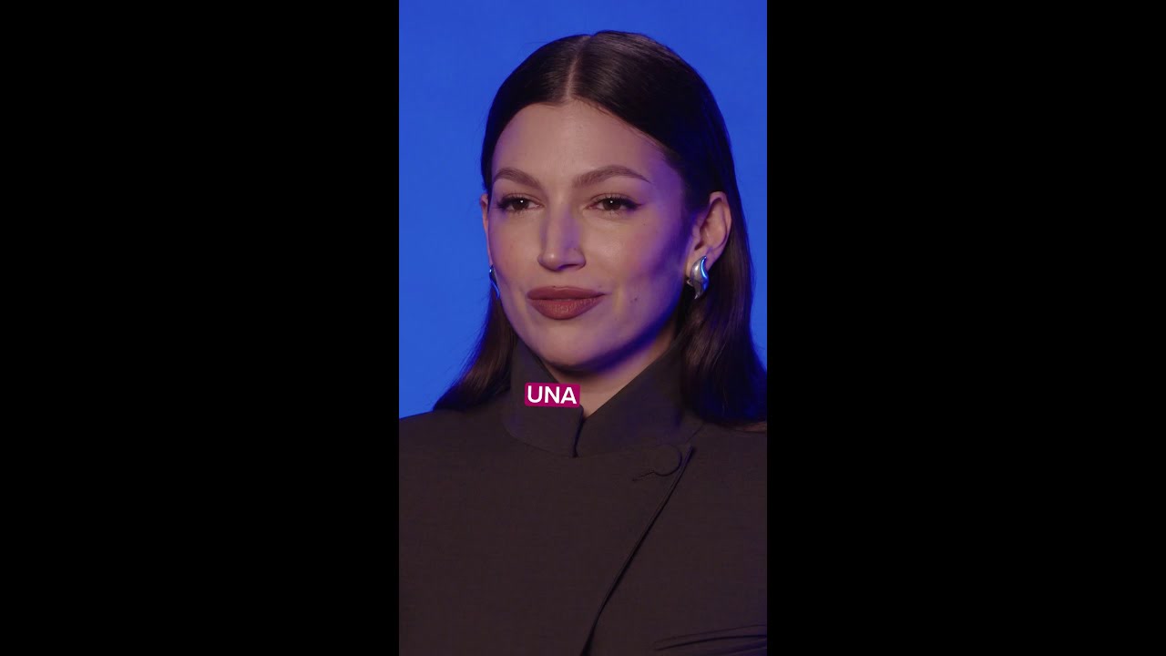 Úrsula pilota boca abajo y hace la croqueta en el rodaje de «Lift». Sin problema.