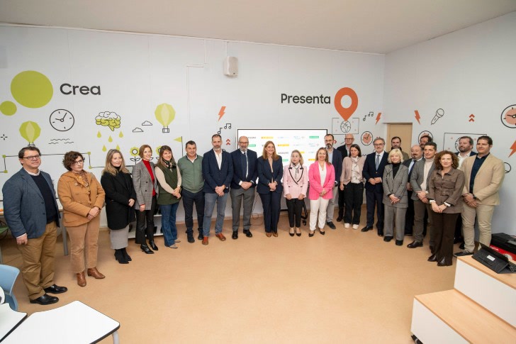 Presentan en Mérida el nuevo Aula del Futuro para docentes.