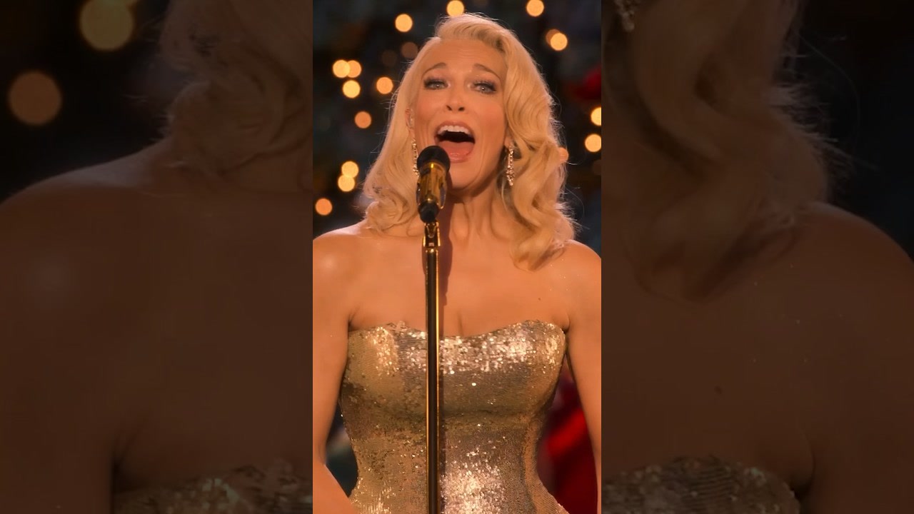 Consejos de supervivencia navideña de Hannah Waddingham en su hogar #HannahWaddinghamHomeForChristmas #Shorts.