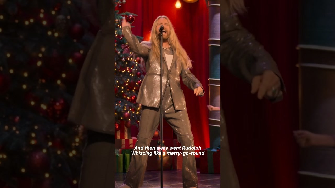 Lo cierto es que las rubias se divierten más. #HannahWaddinghamHomeForChristmas #Shorts