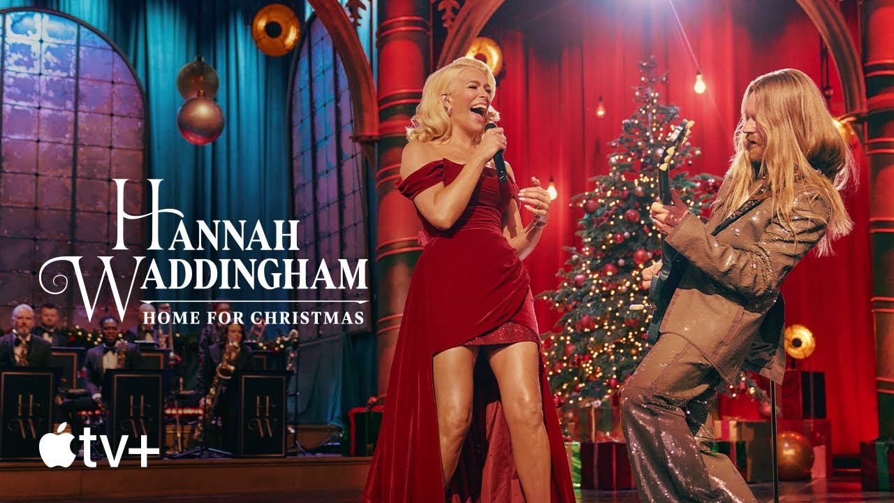 Hannah Waddingham: Hogar navideño — «Corre, Rudolph, corre» junto a Sam Ryder (Canción completa) | Apple TV+