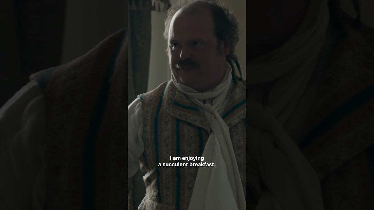 Evita interrumpir a un hombre mientras disfruta su suculento banquete. #Napoleón #Shorts