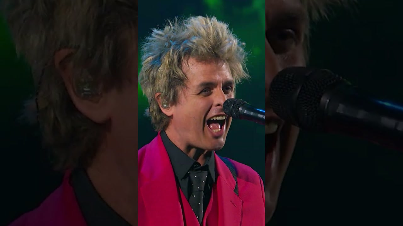 Green Day interpreta versión de demo de “basket case” en #iHeartAwards2024