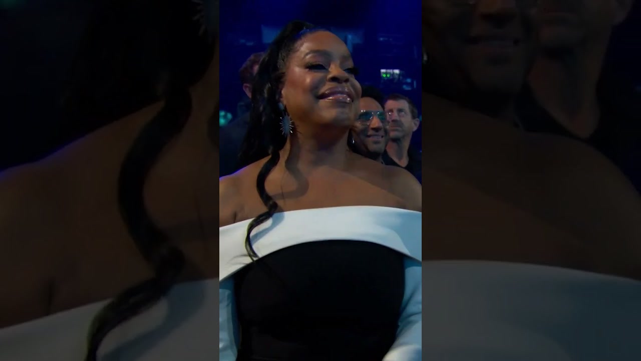 Inesperado Baile de tlc en Escenario de los #iHeartAwards2024