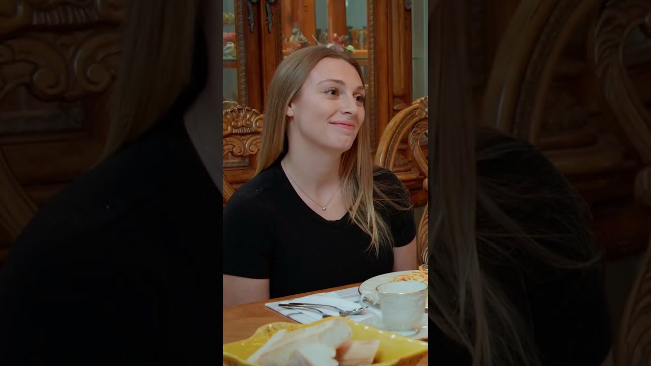 El padre de Sydney interroga a Mitchell en Farmer Wants a Wife.