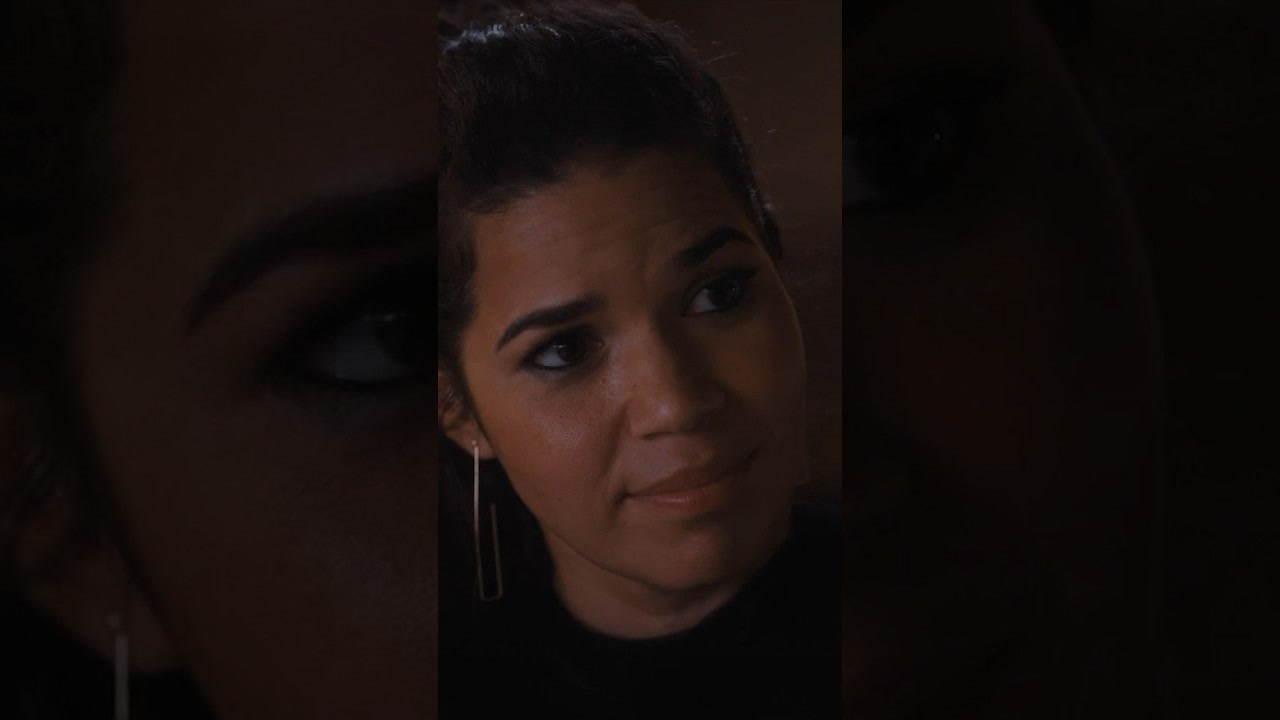 America Ferrera, perfecta en su nuevo proyecto #WeCrashed, sorprende a todos.