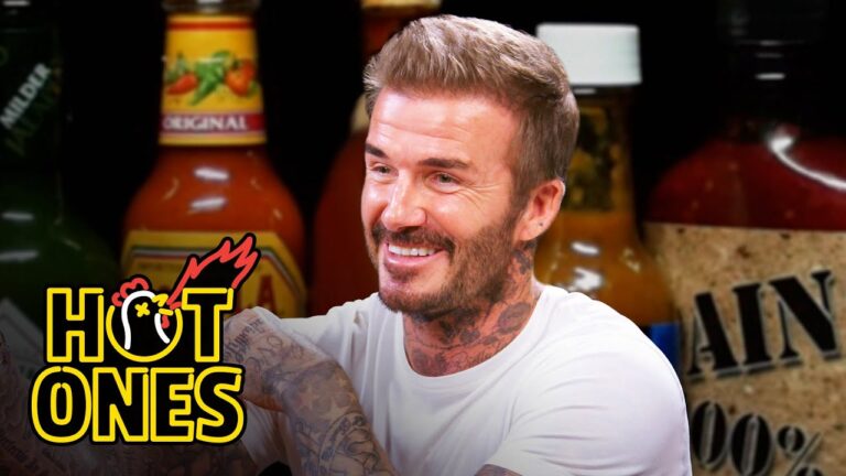 David Beckham disfruta del momento comiendo alitas picantes en Hot Ones