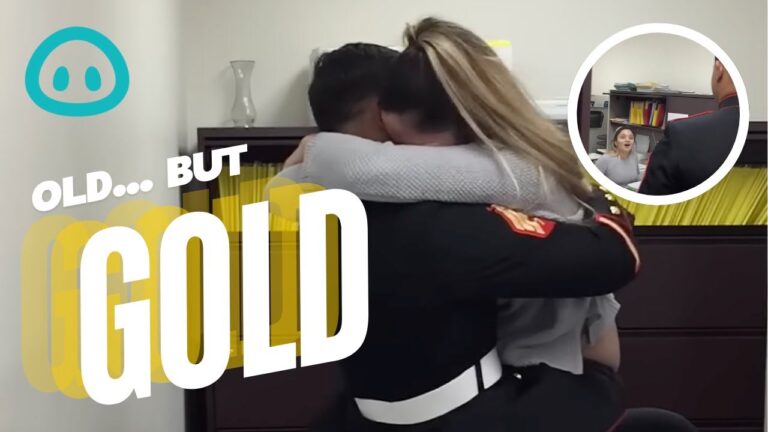 Marine sorprende a su novia en un emotivo reencuentro