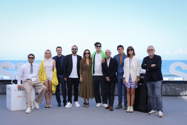 Atresplayer destaca en el Festival de San Sebastián con el estreno de ‘El gran salto’ el 17 de noviembre.