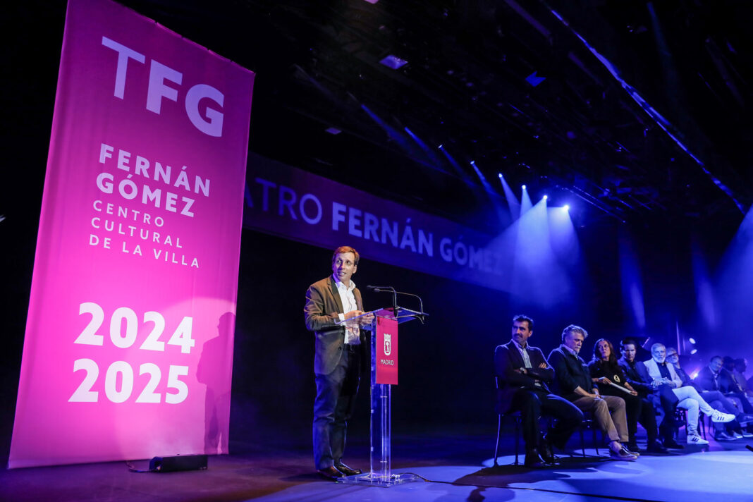 Almeida, este viernes, en la presentación de la programación 2024/25 del teatro Fernán Gómez. Centro Cultural de la Villa