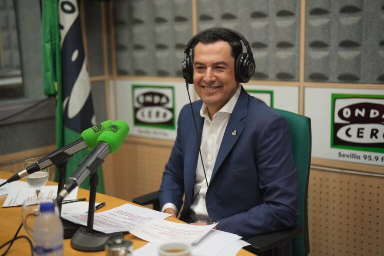 Juanma Moreno critica a Sánchez: «Su obsesión por el poder destila comportamientos poco democráticos»