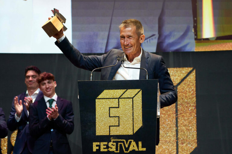 Carlos Martínez, ‘Bosé Renacido’ y ‘Rapa’, premiados en la XVI edición del FesTVal de Vitoria-Gasteiz