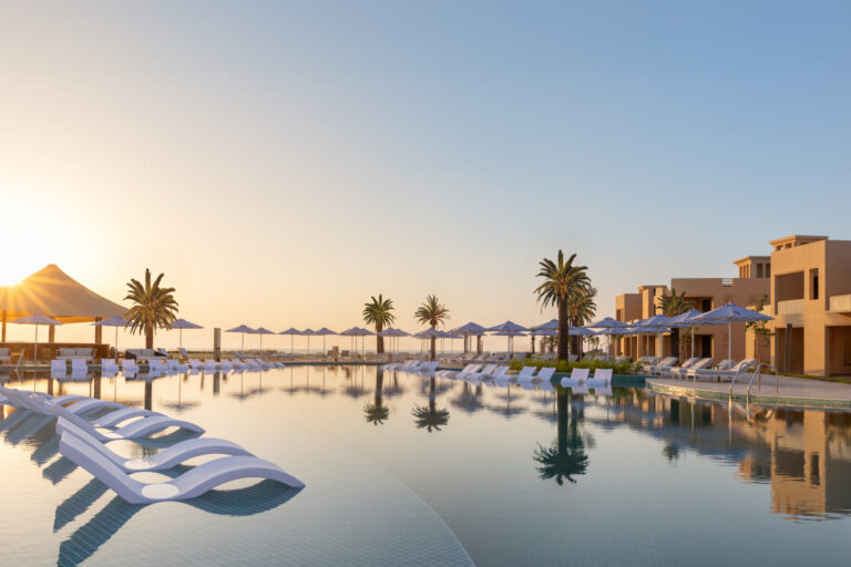 Sofitel inaugura su nuevo resort junto al mar en los Emiratos Árabes Unidos