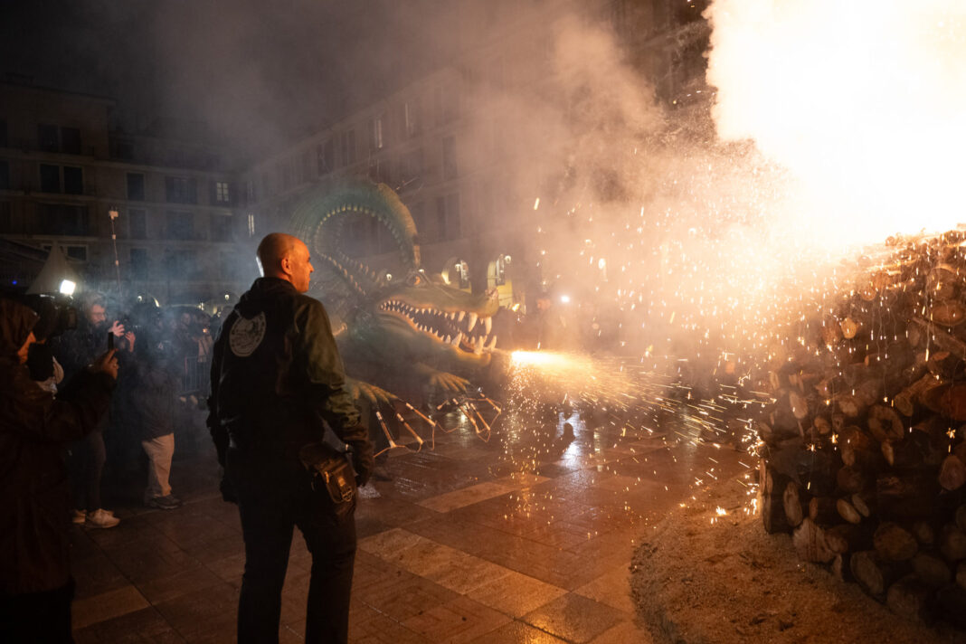 Cort aprueba la contratación de pirotecnia y asistencia para los