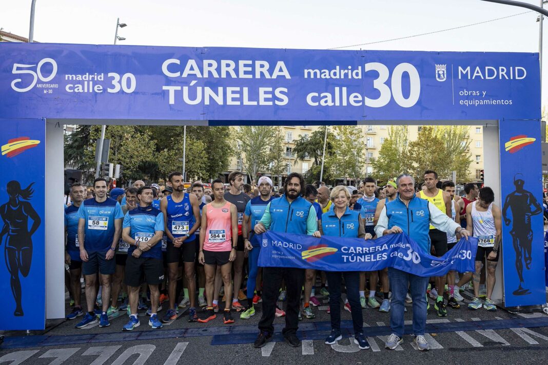 La delegada de obras y equipamientos, Paloma García Romero y el concejal de Carabanchel, , Carlos Izquierdo, en la carrera por los túneles de la M-30  