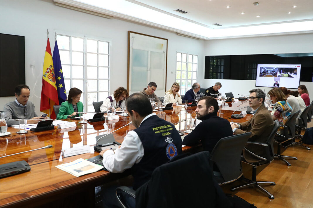 10/11/2024. Pedro S&#225;nchez preside la reuni&#243;n del Comit&#233; de crisis para el seguimiento de los efectos de la DANA. Pedro S&#225;nchez preside la re...