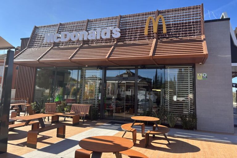 McDonald’s inaugura su impresionante primer restaurante en Benacazón y reafirma su compromiso con Andalucía