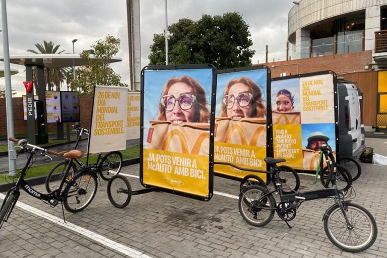 McDonald’s revoluciona la movilidad sostenible: Patinetes y bicis ahora en McAuto