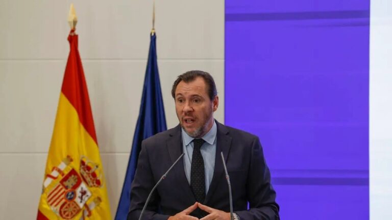 Óscar Puente anticipa un bypass de 200 metros en la A7 la próxima semana en ‘Más de uno’