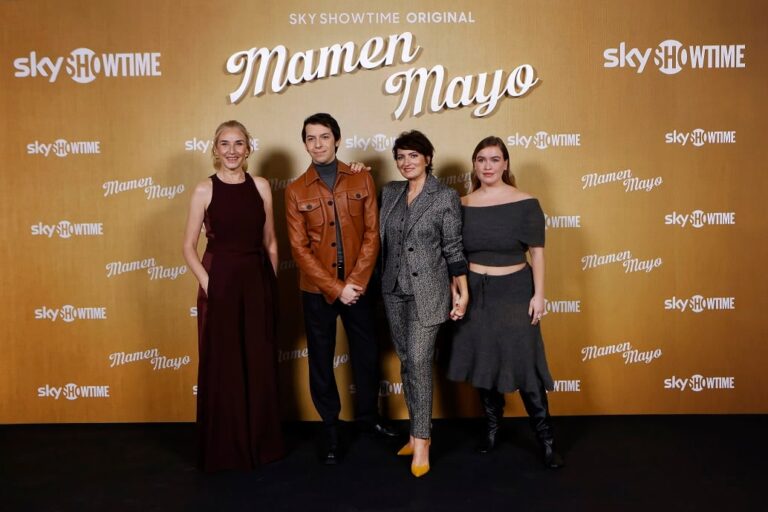 Sílvia Abril y Pablo Capuz presentan en Madrid el SkyShowtime Original Mamen Mayo junto a Mona Martínez y Clara Sans