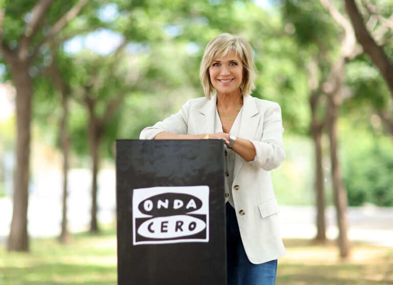 Julia Otero presenta este domingo el especial ‘Sorteo de Lotería de Navidad’ en ‘Julia en la onda’
