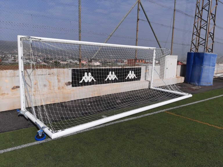 La Laguna refuerza sus instalaciones deportivas con ocho nuevas porterías de fútbol 7