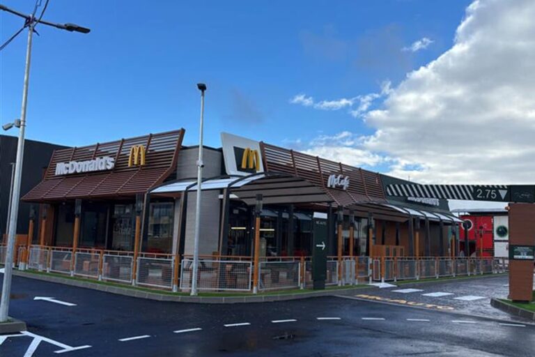 McDonald’s Revoluciona Cocentaina con su Primer Restaurante en la Comunidad Valenciana