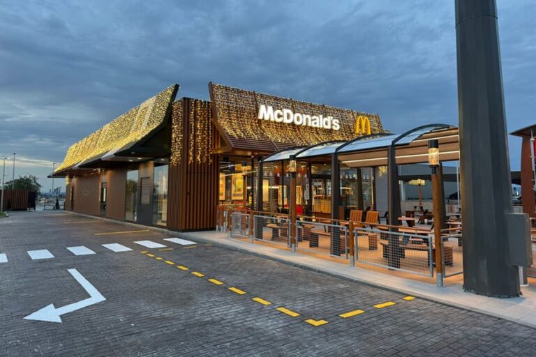 McDonald’s inaugura un impactante restaurante en Mijas Costa y refuerza su compromiso con Andalucía