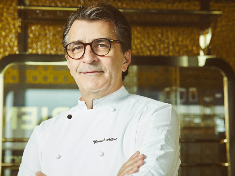 Yannick Alléno, el aclamado chef con dos estrellas Michelin, se hace cargo de las cocinas del tren Orient Express y el yate más grande del mundo