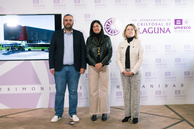 Ayuntamiento de San Cristóbal de La Laguna y Cabildo renuevan el transporte público hasta 2029