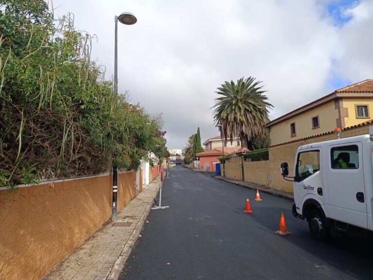 La Laguna finaliza el reasfaltado de la calle Ucanca, cerca de Guajara