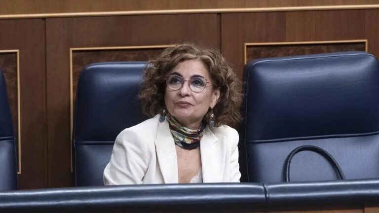 Luis Ángel Hierro critica la candidatura de María Jesús Montero en ‘Más de uno’: “No puede ser un candidato a palos”