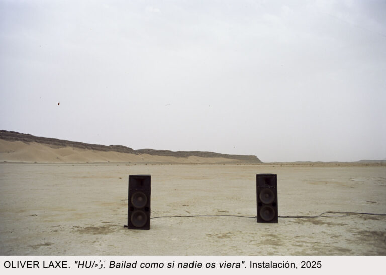 Oliver Laxe. 'HU/هُوَ. Bailad como si nadie os viera'. Instalación 2025