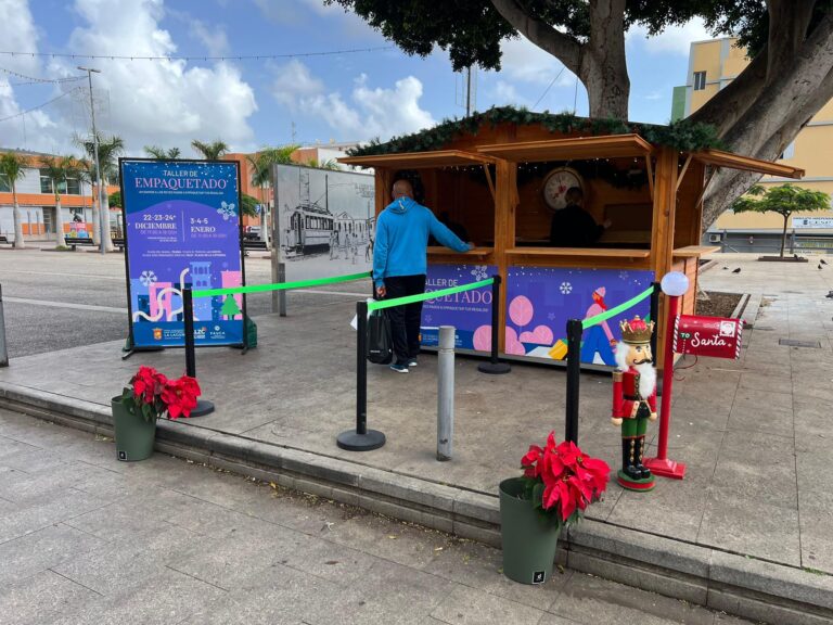Reabren los servicios de empaquetado gratuito en San Cristóbal de La Laguna para apoyar al comercio local del 3 al 5 de enero