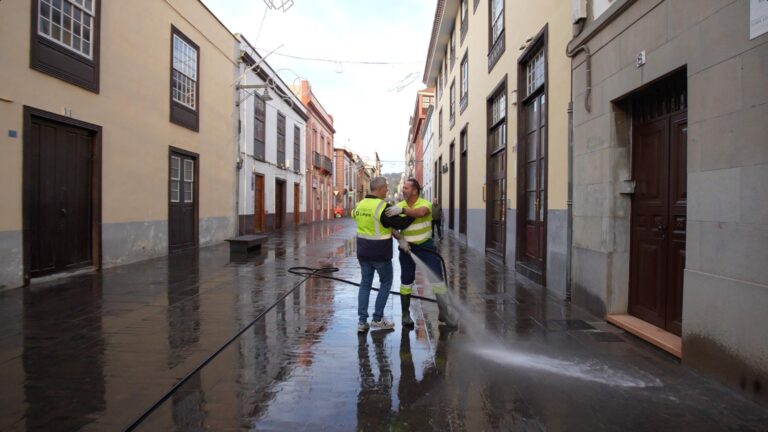 Servicios municipales implementa plan de limpieza y reciclaje para las Cabalgatas de Reyes en San Cristóbal de La Laguna