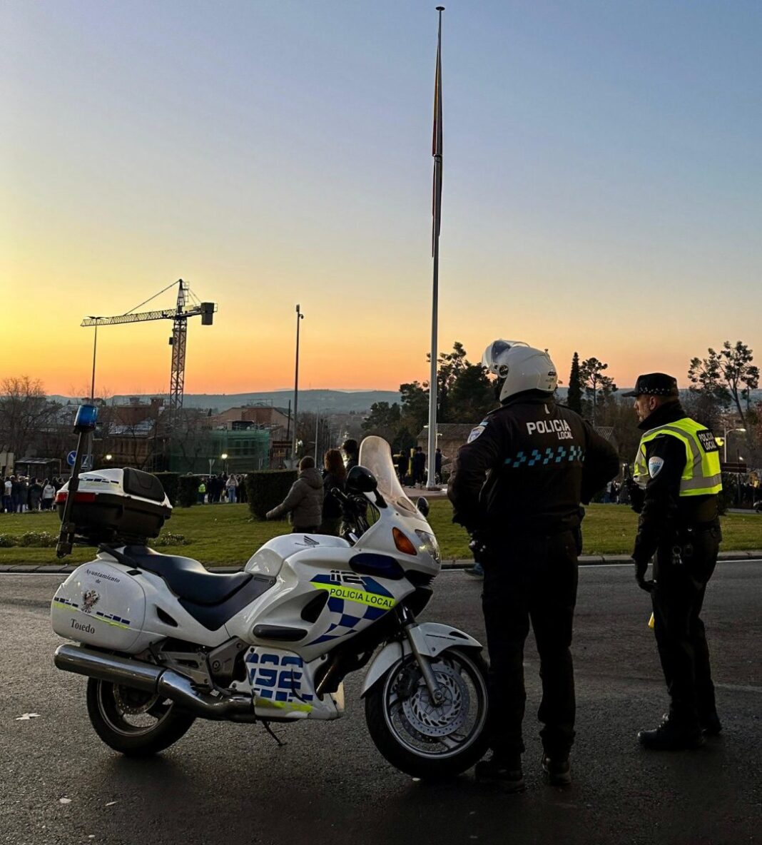 Policia local cortes de tráfico cablagata de Reyes