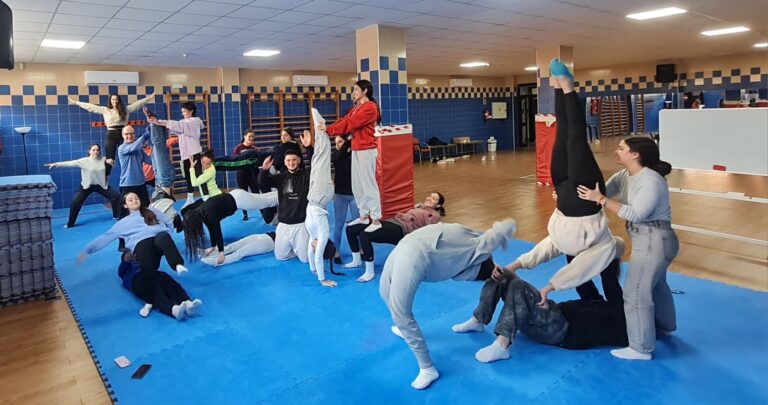 Curso de Gimnasia Acrobática en Dos Hermanas: Aprende de Expertos