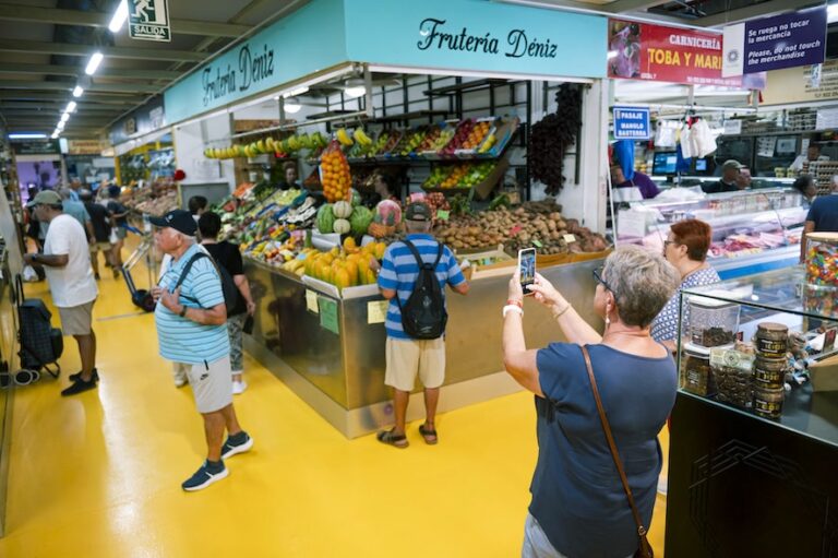 El Ayuntamiento de San Cristóbal de La Laguna celebra más de 1.100.000 visitantes en el Mercado en 2024