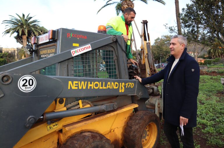 El Ayuntamiento de San Cristóbal de La Laguna construye un parque infantil y canino cerca del Centro de Salud de El Cristo