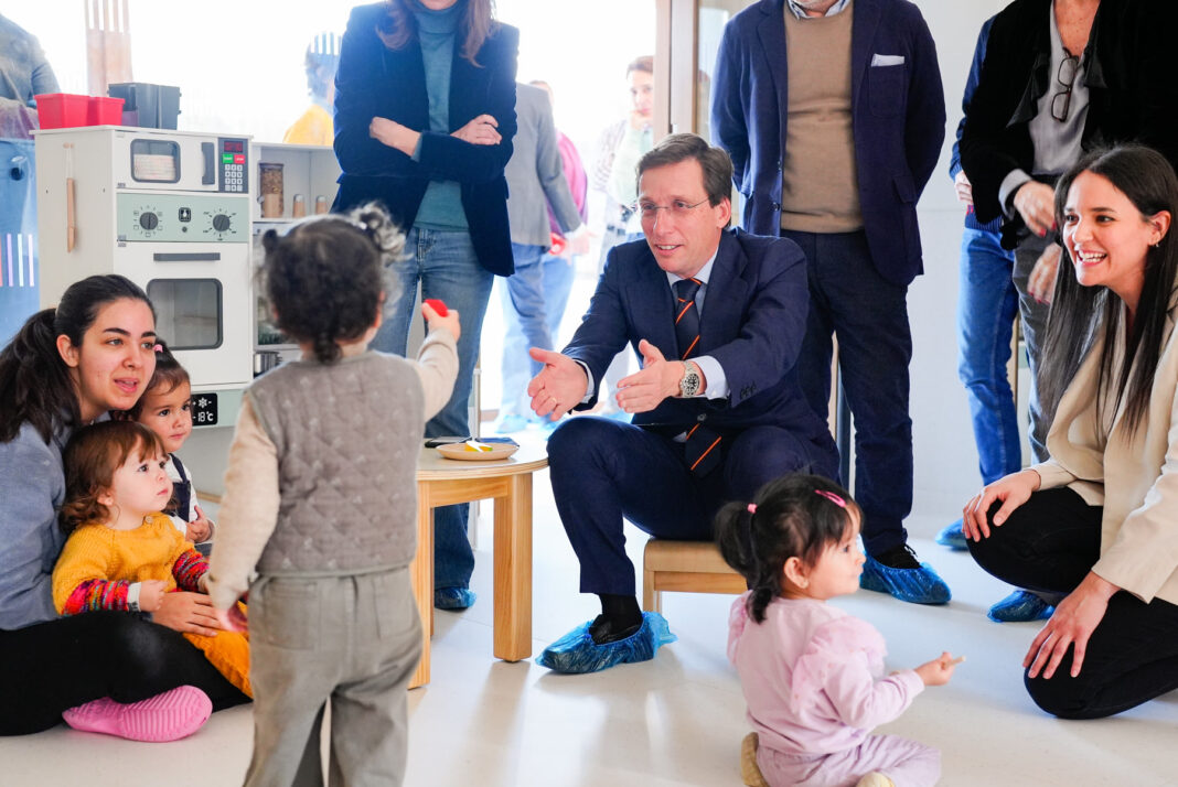 Almeida inaugura la Escuela Infantil María Moliner, que aporta 82 nuevas plazas a Tetuán