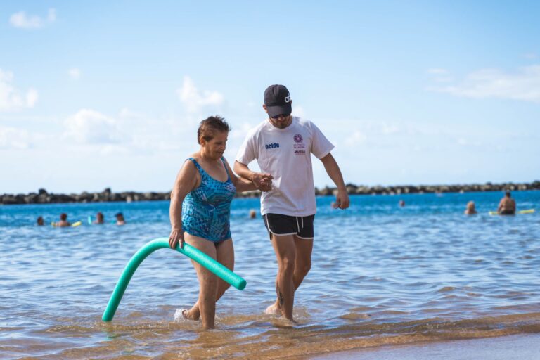 Inscripciones Abiertas: ‘Mujeres en la Playa’ para Mayores de 55 en La Laguna