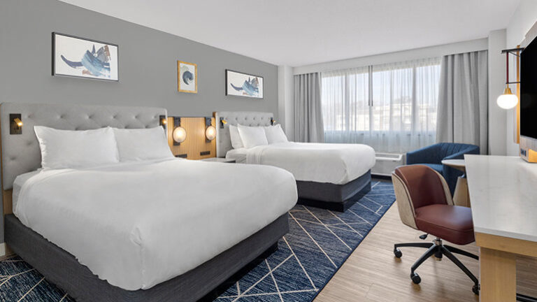 Renovaciones de Crowne Plaza: Diseño Moderno para Viajeros de Negocios y Ocio