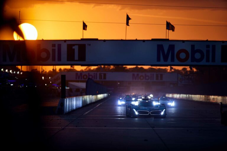 BMW M Motorsport: Altibajos en el 50º Aniversario durante las 12 Horas de Sebring