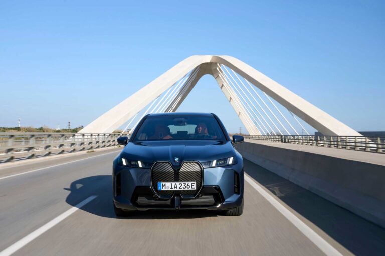 BMW iX: Lanzamiento internacional con cero emisiones en Barcelona
