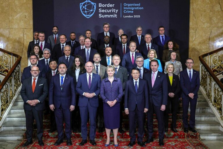 El ministro del Interior, Fernando Grande-Marlaska, junto a los ministros asistentes a la cumbre