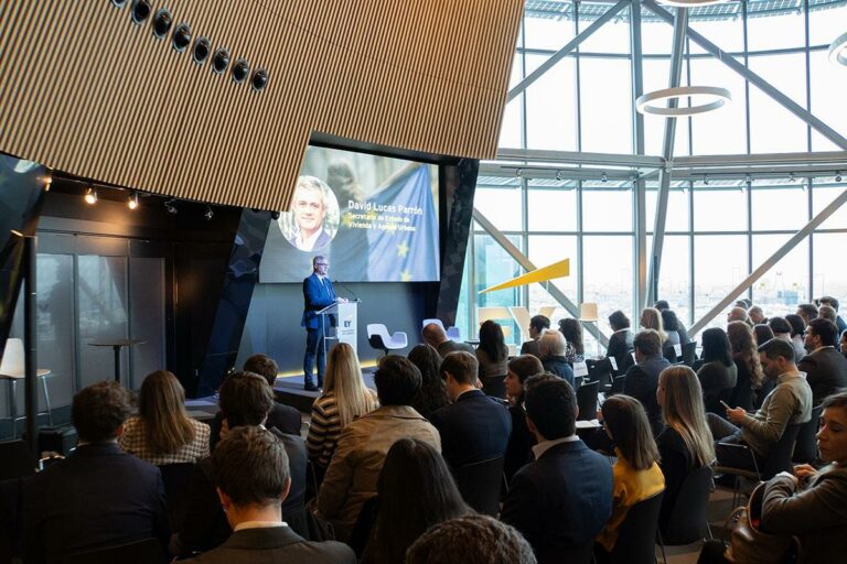El secretario de Estado de Vivienda y Agenda Urbana, David Lucas, durante su intervención en la jornada.